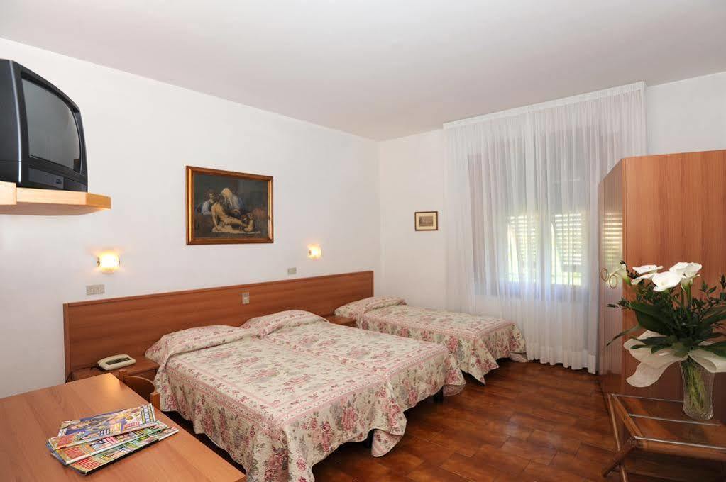 Hotel Prati Montecatini Terme Buitenkant foto
